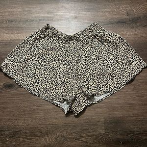 FOREVER 21 Cheetah Print Flowy Shorts